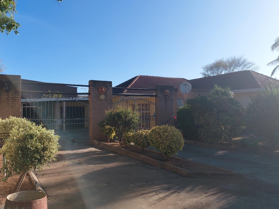 4 Bedroom Property for Sale in Despatch Central Eastern Cape